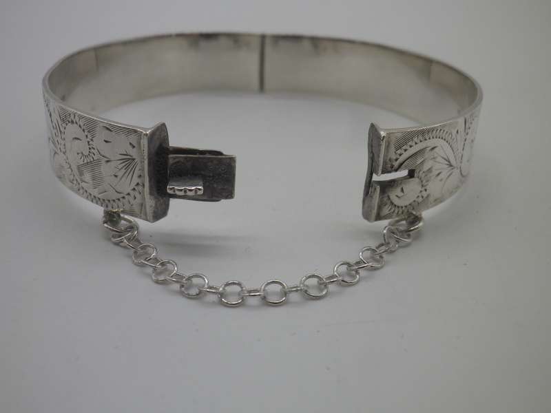 Fabulous Hallmarked Silver Clip Bangle. Sheffield, 1990. 25.5g
