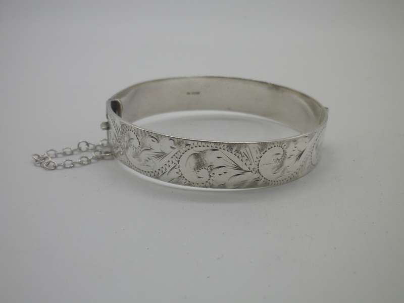 Fabulous Hallmarked Silver Clip Bangle. Sheffield, 1990. 25.5g