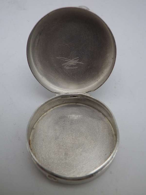 Edwardian Silver ROUGE POT or pill box c1910. 10.9 g 3x1cm