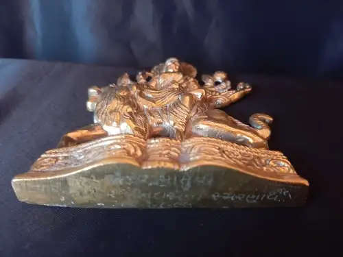 VINTAGE BRASS HINDU FIGURINE. 6.5 x 6 cm. UNUSUAL!
