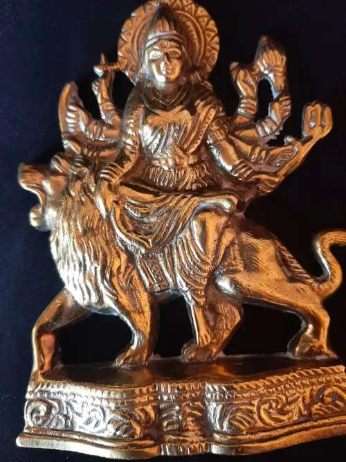 VINTAGE BRASS HINDU FIGURINE. 6.5 x 6 cm. UNUSUAL!