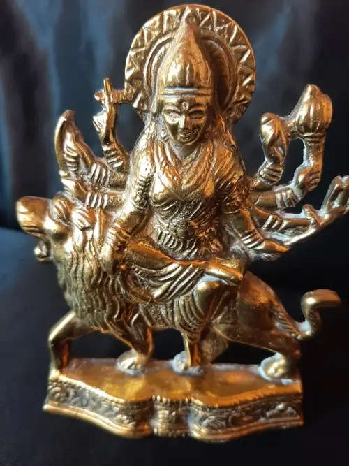 VINTAGE BRASS HINDU FIGURINE. 6.5 x 6 cm. UNUSUAL!
