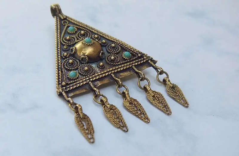 Unusual Gold plated 800 silver brooch with blue beads.  6.7 x 4.4 cm  9.2 grams