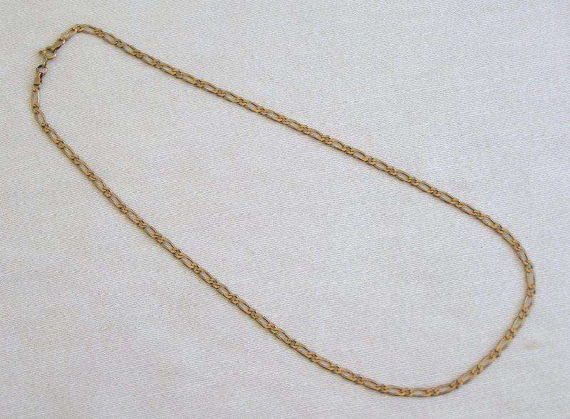 9ct Gold Necklace. 41cm long. 4.7 grams. Stamped. Excellent Condition