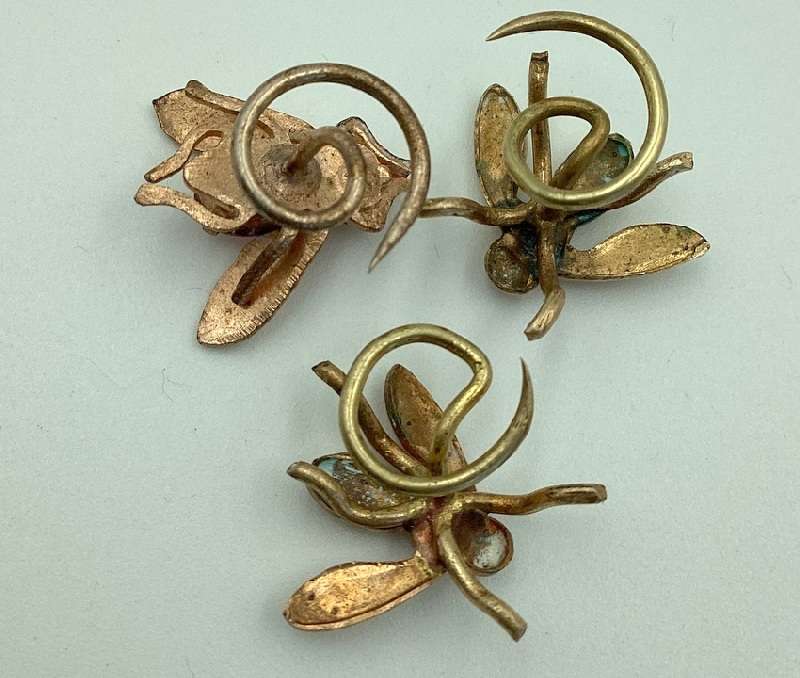 3 Unusual Vintage INSECT Gilt metal Lapel pins. 1 with rhinestones. Well made. 1.4-1.6cm