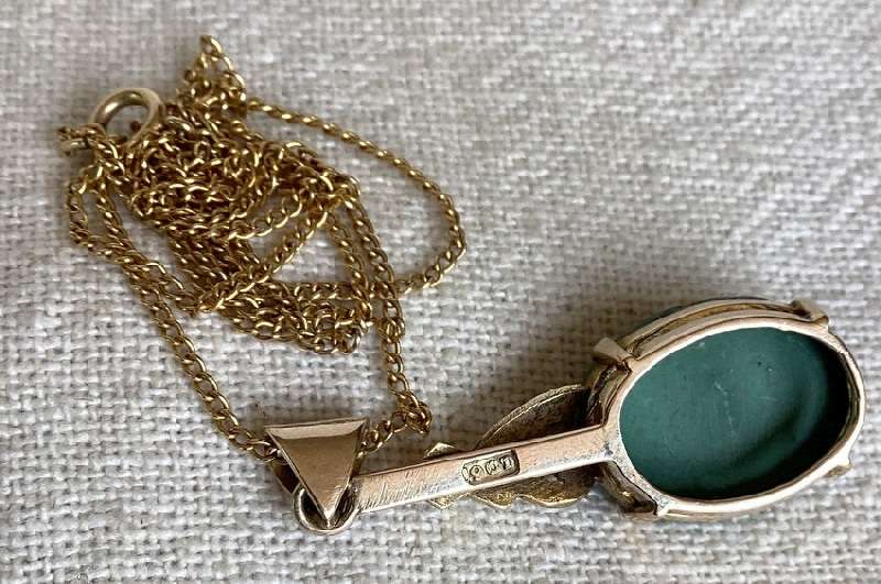 9ct Gold & Jade Pendant on 10ct Gold chain. WOW!