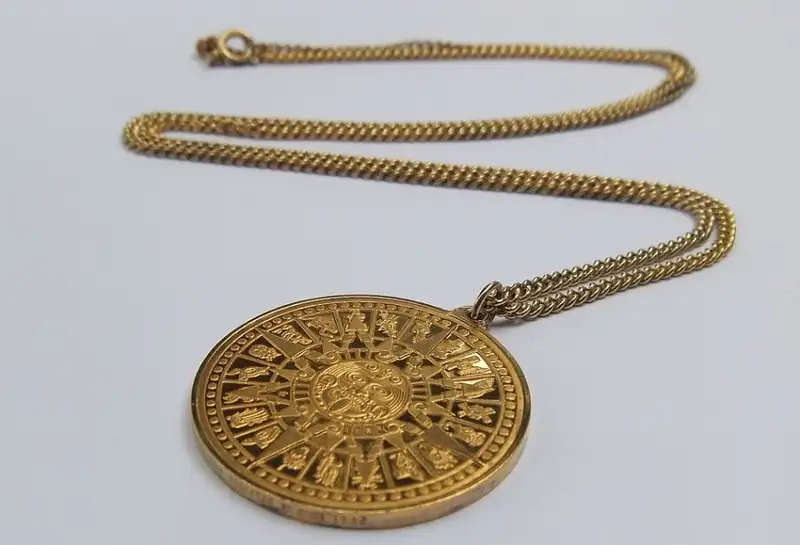 Stunning Franklin Mint 24 ct Gold plate over 925 silver Vintage Aztec Mayan Calendar Pendant & chain