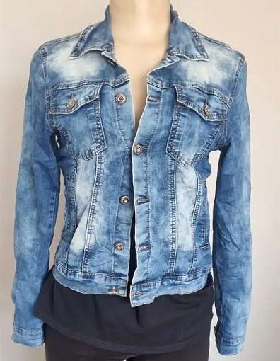 Nice Quality Vintage denim jacket. Size small. Good condition