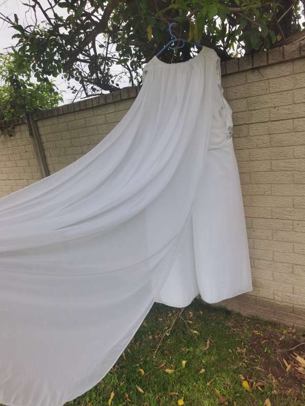 plus size wedding dress with long back veil