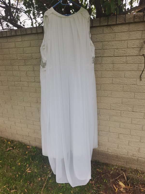 plus size wedding dress with long back veil