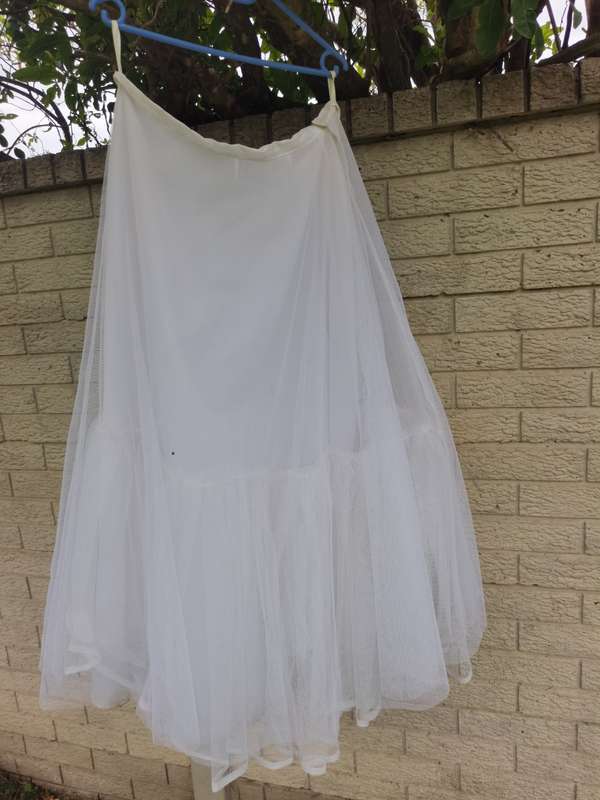 plus size wedding dress with long back veil