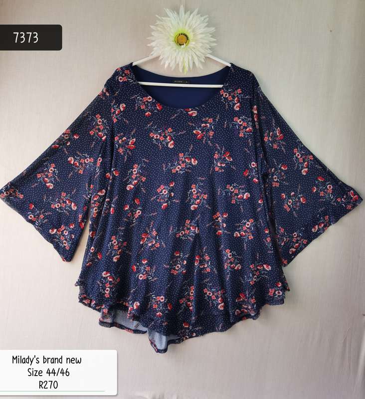 plus size miladys floral top size 44/46 stretch