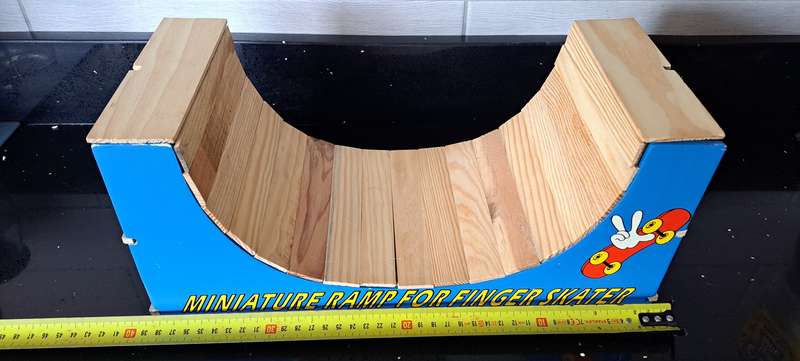 Miniature ramp for finger skate + 2 skate boards with extra wheels and tools