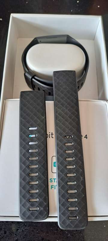 Fit Bit Charge 3
