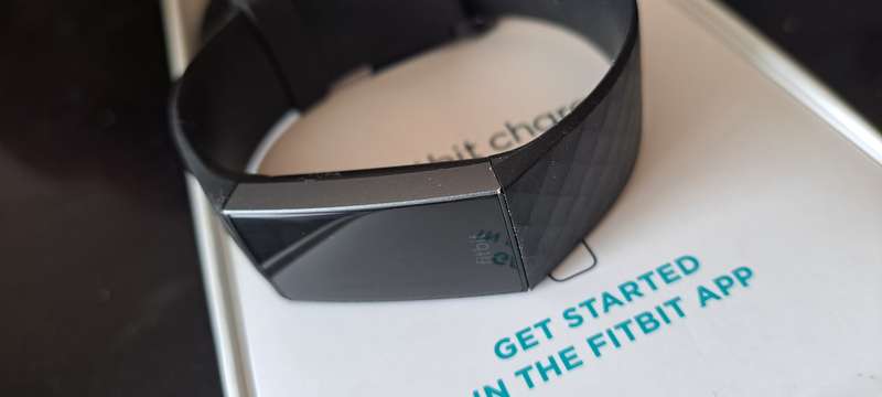 Fit Bit Charge 3
