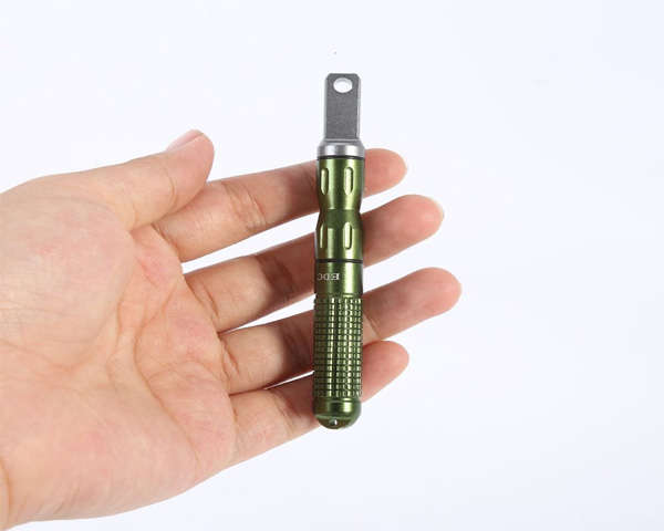 Flint Stone Magnesium Fire Starter Alloy Waterproof Flint StoneCNC Gear Ppocket Outdoor(Green)