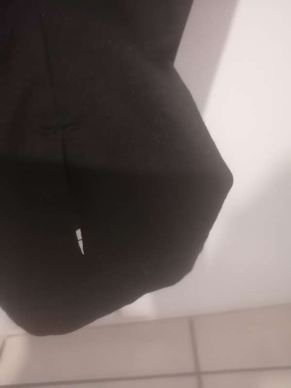 REEBOK SWEATER