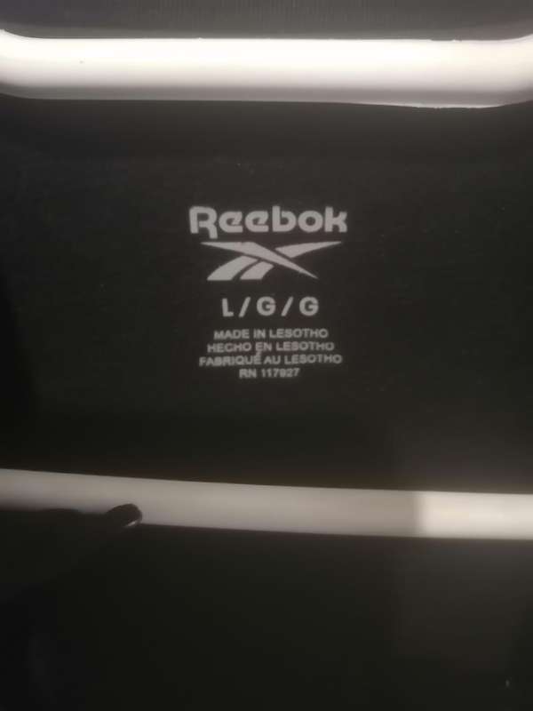 REEBOK SWEATER