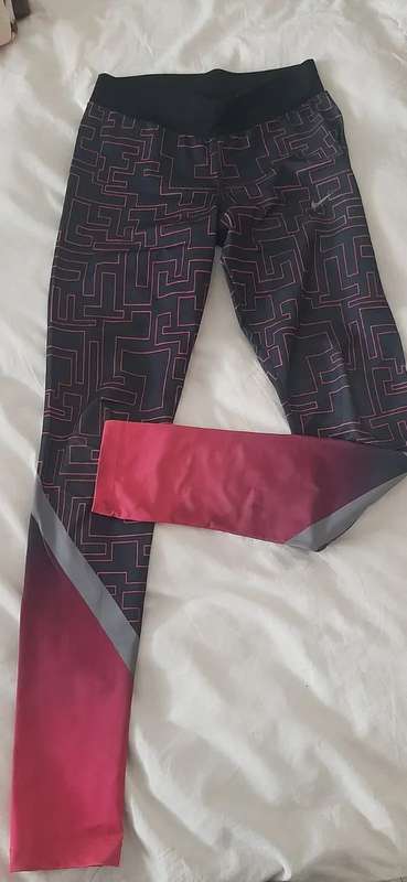 NIKE TIGHTS