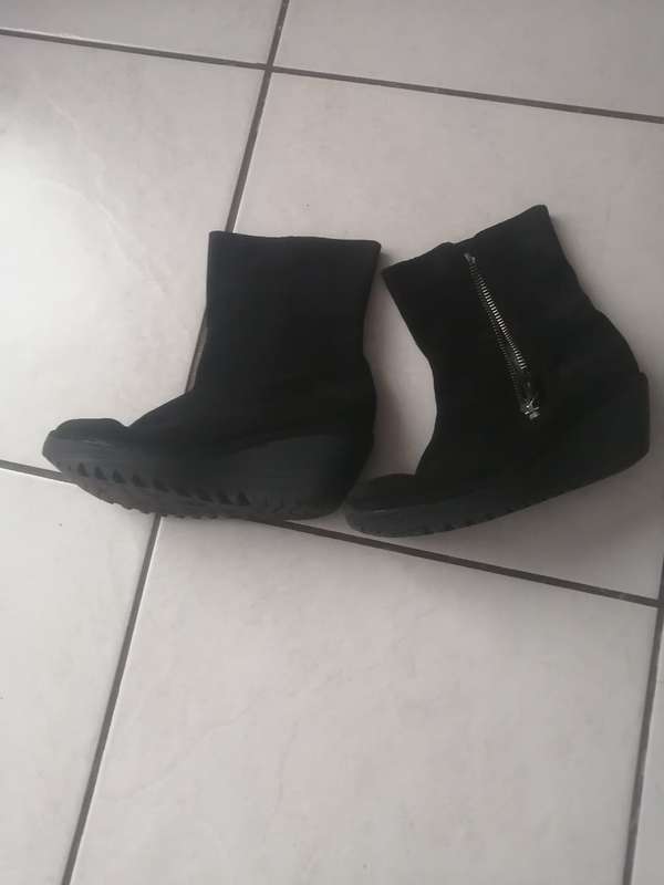 Suede boots