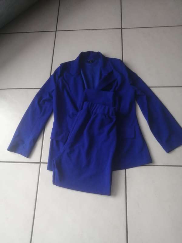 LADIES SUIT