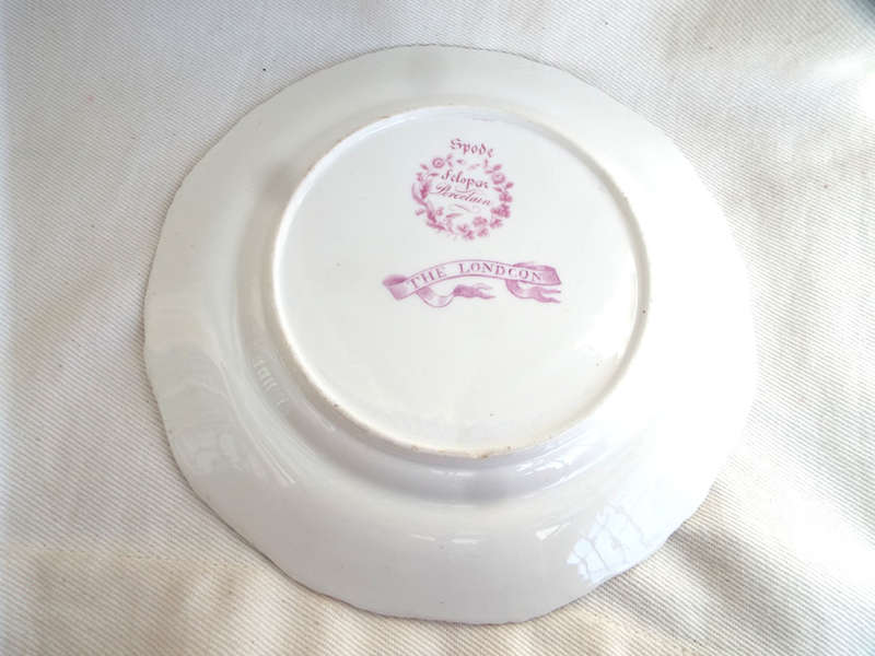 Spode British East India Company Armorial Plate 1823-1824. Ref. P105