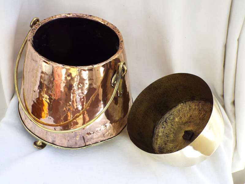 Antique Dutch copper/brass Doofpot circa 1830-1850. Ref.,MA/45