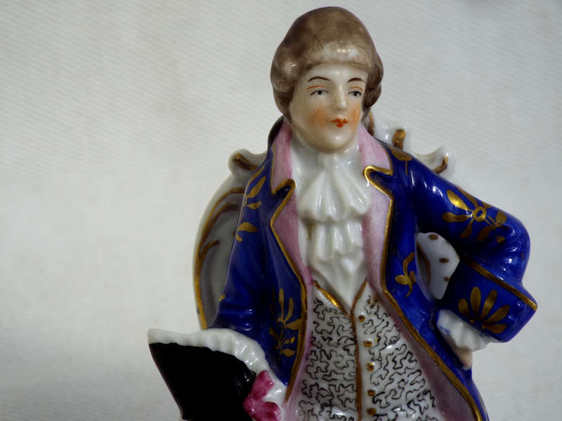 Pair of Chelsea style figurines with Gold Anchor back stamp. Ref. OR-51