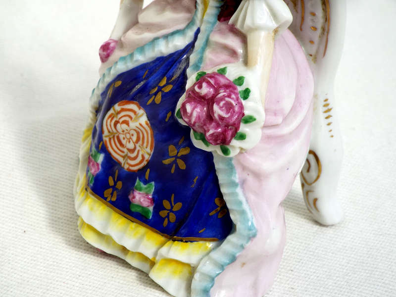 Pair of Chelsea style figurines with Gold Anchor back stamp. Ref. OR-51