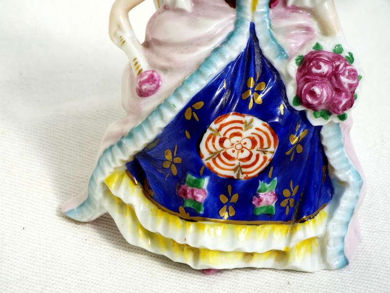 Pair of Chelsea style figurines with Gold Anchor back stamp. Ref. OR-51