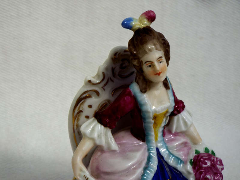 Pair of Chelsea style figurines with Gold Anchor back stamp. Ref. OR-51
