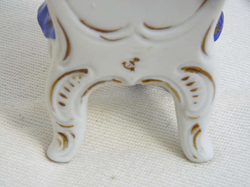 Pair of Chelsea style figurines with Gold Anchor back stamp. Ref. OR-51