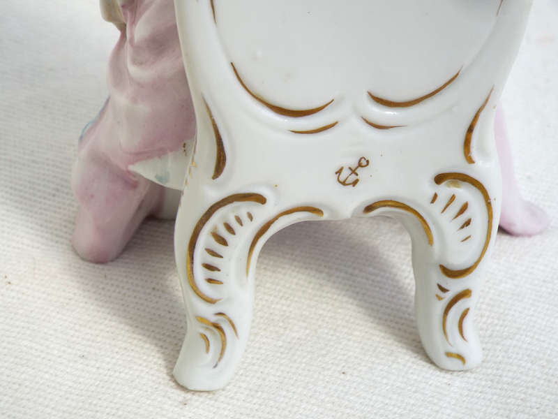 Pair of Chelsea style figurines with Gold Anchor back stamp. Ref. OR-51