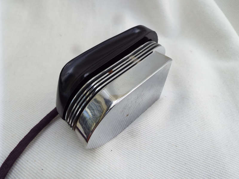Art Deco Smoothie Travelling iron. Circa 1946. Ref.MA/44