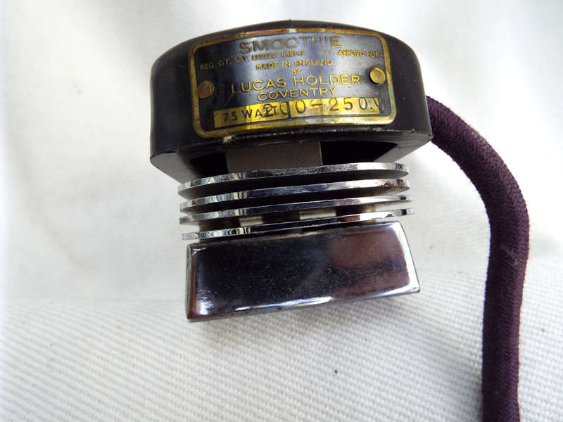 Art Deco Smoothie Travelling iron. Circa 1946. Ref.MA/44