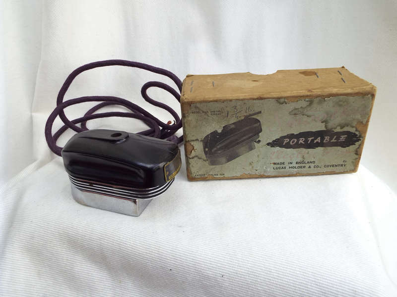 Art Deco Smoothie Travelling iron. Circa 1946. Ref.MA/44