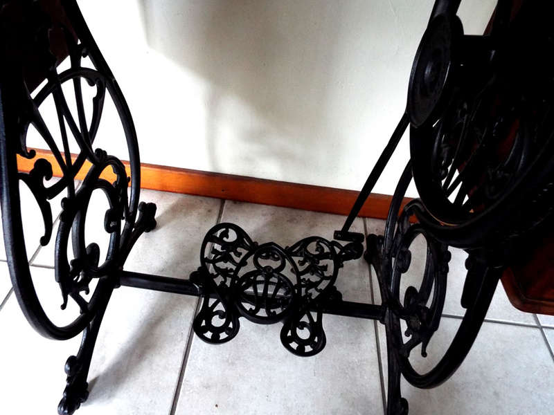Antique 1883 Willcox and Gibbs Chain Stitch Sewing Machine Ref. MA-47