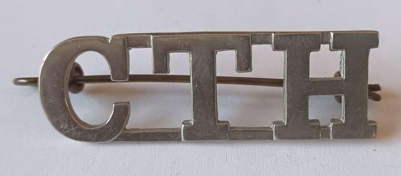 Cape Town Highlanders metal shoulder title (CO214) 1 of 4