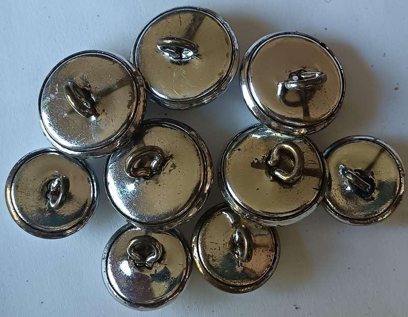 Cape Town Highlanders / Scots Guards lot of 9 chromed buttons