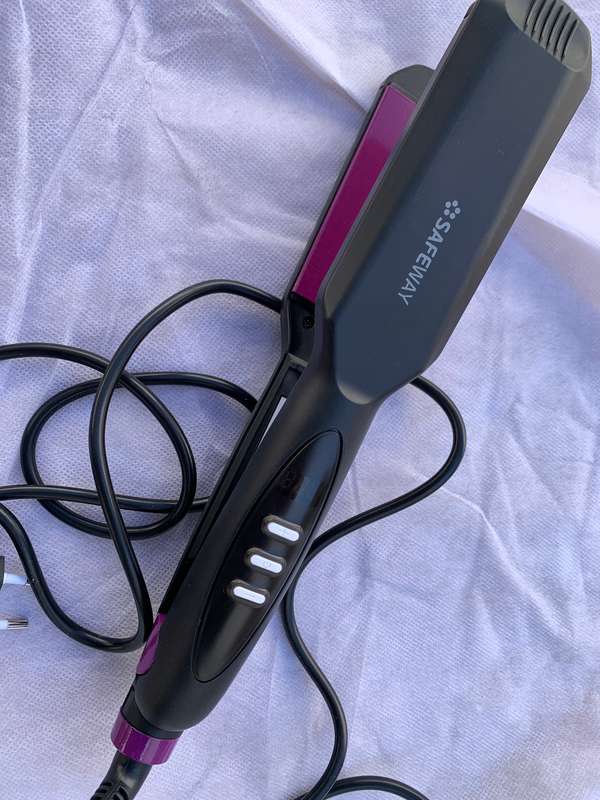 **Womens Month Specials : Take 80% off Wide plate hair straightener **