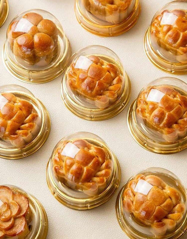 48 piece mini cake domes