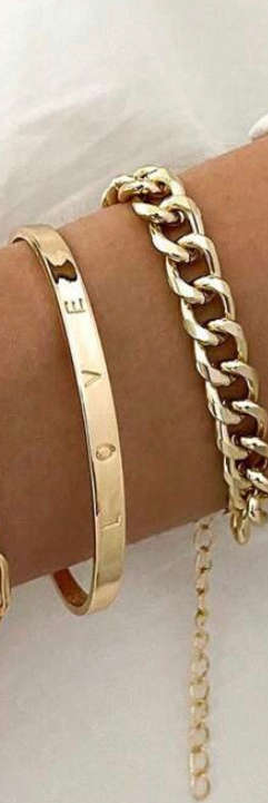** Specials: Stunning love bangle  **