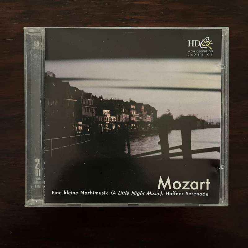 Mozart - Eine Kleine Nachtmusik Haffner Serenade CD Import