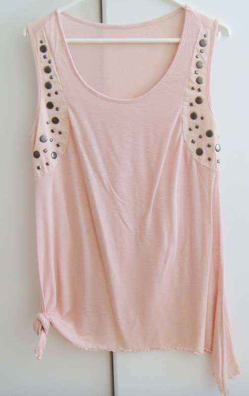 Ladies   Tops  -   Size  medium -   Beautiful Salmon colour   - Virtually New