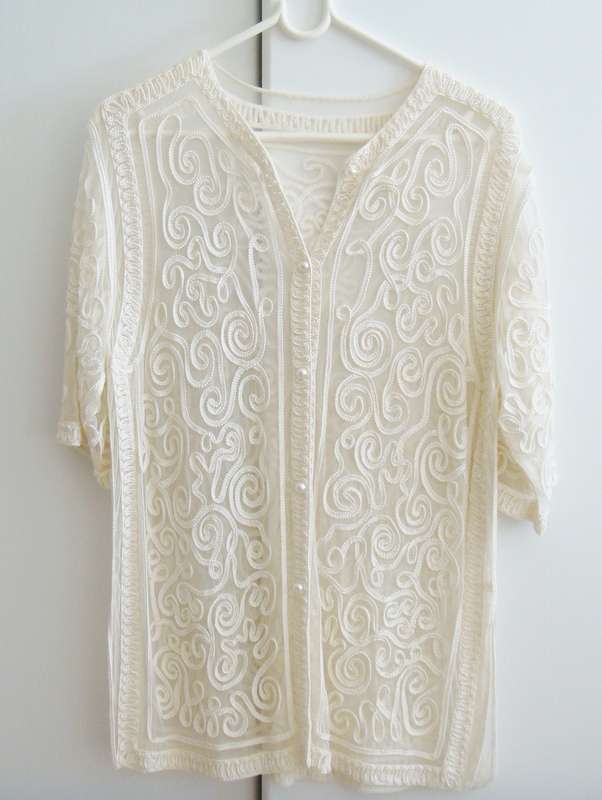 Ladies FORMAL  JACKET   -   Size  medium -   Beautiful  PURE WHITE - VIRTUALLY BRAND NEW