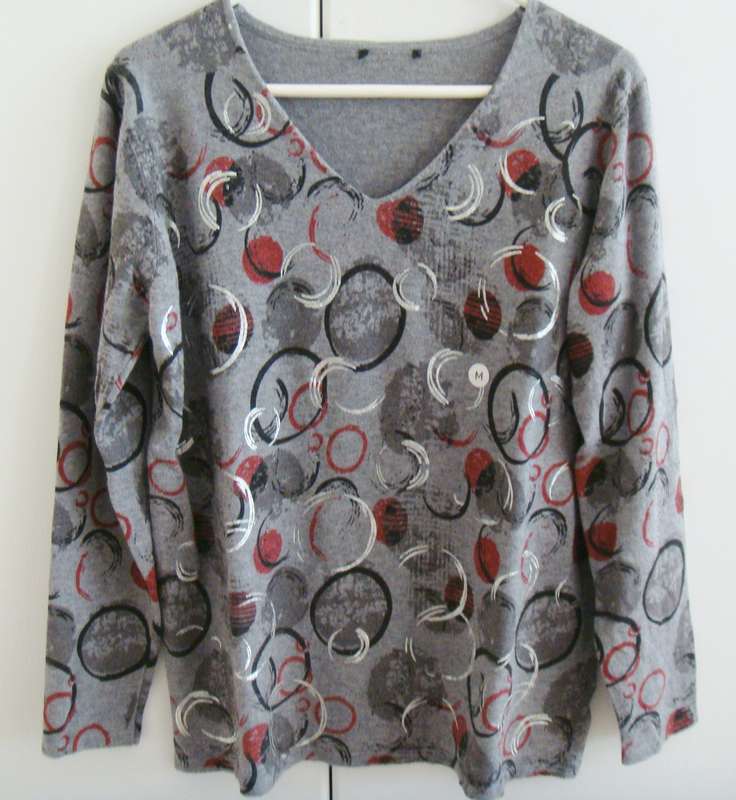 Ladies   Jersey  -   Size  medium -   Beautiful  GREY - BRAND NEW