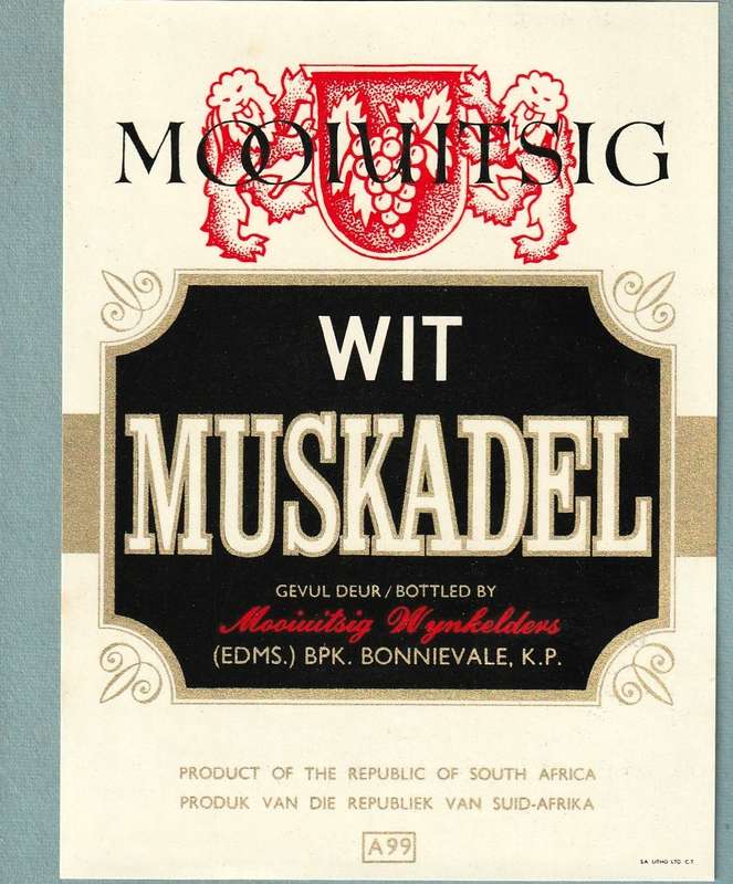 4 x Vintage Wine Bottle Lables, Mooiuitsig Wit and Red Muscadel, Red and Wite Frontignac.