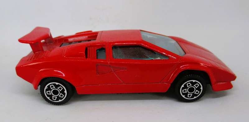 Buragu Lamborghini Countach 5000 model 1:43  Scale Die Cast Toy Car Vehicle