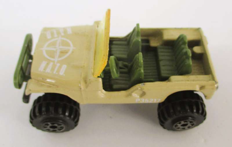 Corgi Juniors Willys Jeep in carkee. 1:60  Scale Die Cast Toy Car Vehicle