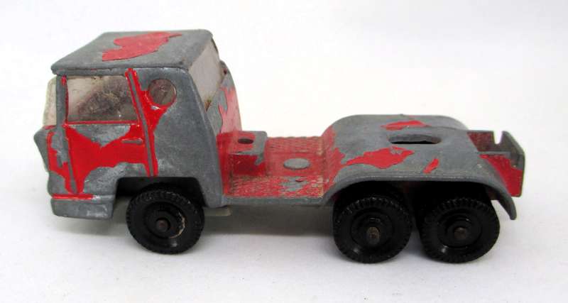 Majorette 1:100 Scale VINTAGE BERNARD TRUCK (RED) Die Cast Truck